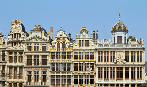 Grand place in Brüssel, Belgien juli — Stockfoto