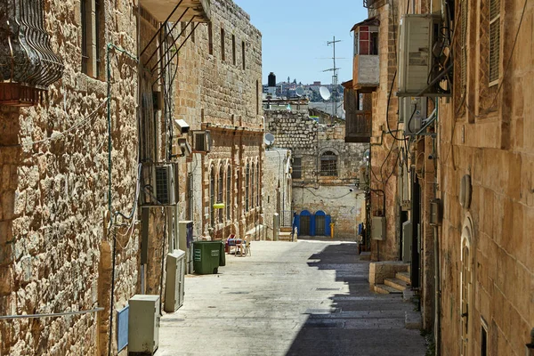 Ancient Alley in Jewish Quarter, Jerusalem. Israel. Photo in old color — Stock Photo, Image