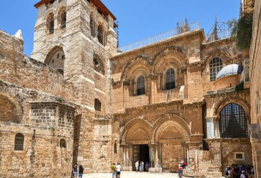 Eski Şehir kutsal Sepulchre Kilisesi ana girişinde vew