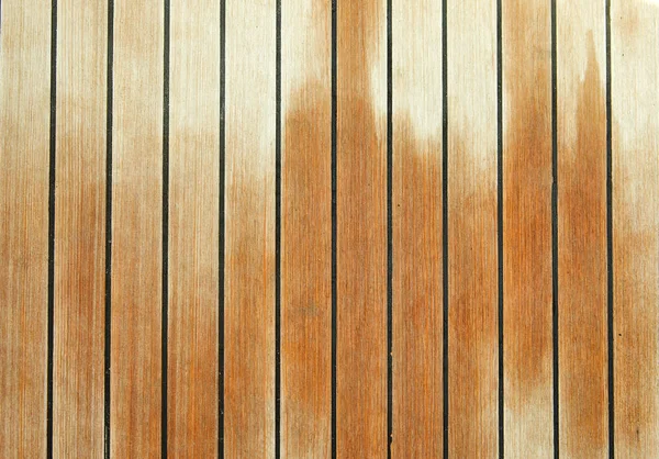 豪华游艇背景的湿木甲板 — 图库照片