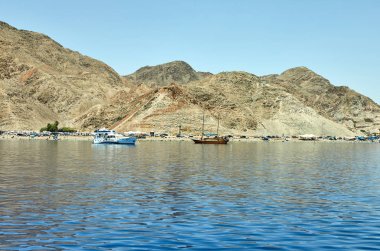 Lüks yattan Kızıldeniz'e bak. Tatil için turistler, tekneler ve yatlar için oteller.