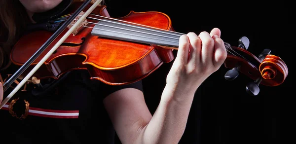 Geige klassisches Musikinstrument. klassische Spieler Hände auf schwarzem Hintergrund. Details des Geigenspiels — Stockfoto