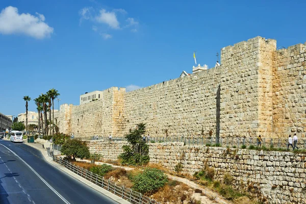 A régi város falai Jeruzsálemben, a Jaffa kapu közelében — Stock Fotó