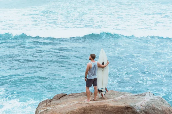 Muž Surfařem Pláži Surfař Srí Lance Mirissa — Stock fotografie