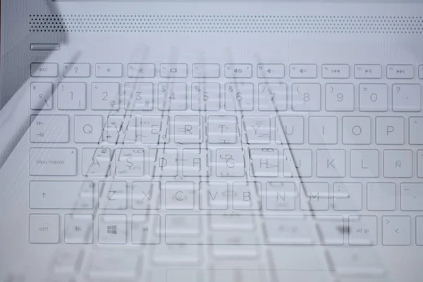 Laptop weiße Tastatur — Stockfoto