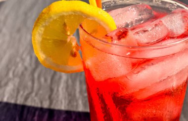 Taze İçecek whit dilim Limon