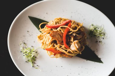 domates soslu makarna