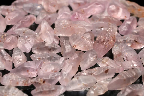 Ratnapura Maden Bölgesi 'nden Pembe Safir Taşlarının Gerçek Hazinesi, Sri Lanka (Seylan) olarak da bilinir.