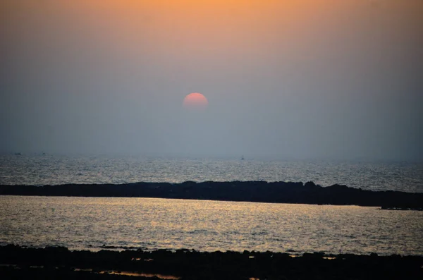 Mond Sonnenuntergang Auf Dem Meer — Stockfoto