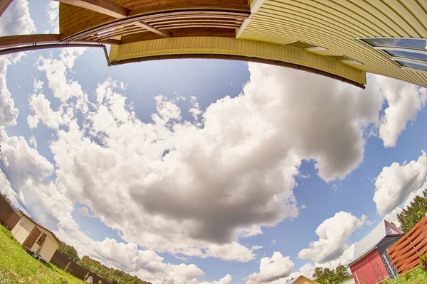 Baloda Mavi Gökyüzü