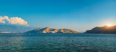 Dağları yakınında Baska, Krk Island, Hırvatistan