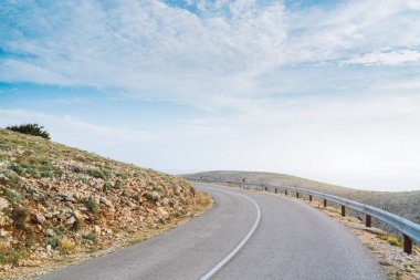 Yola yakın Stara Baska, Krk Island, Hırvatistan