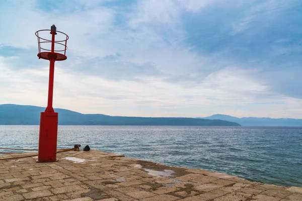 Faro Rosso Molo Croazia — Foto Stock