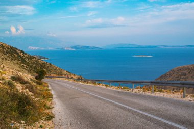 Dağ yolunda Stara Baska, Krk Island, Hırvatistan