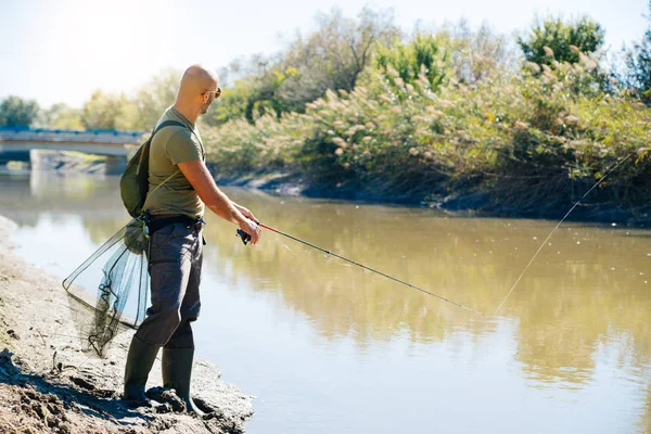 Spin Pesca Rio Com Haste — Fotografia de Stock