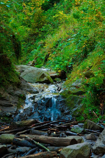 Wodospad Pasmo Górskie Jesień — Zdjęcie stockowe