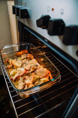 Kızarmış et kase lezzetli gurme patates