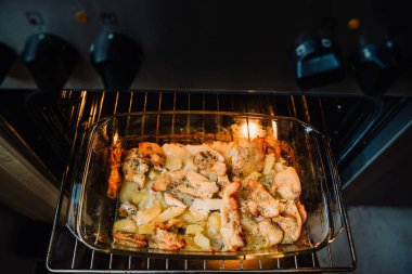 Kızarmış et kase lezzetli gurme patates