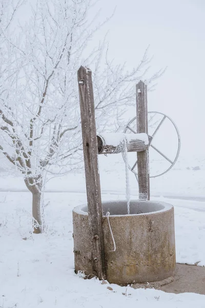 Well Winter Field — Stock Photo, Image