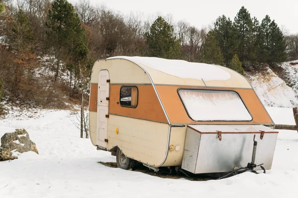 Caravan Winter Meadow — Stock Photo, Image