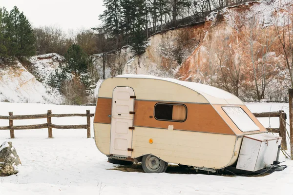 Caravan Winter Meadow — Stock Photo, Image