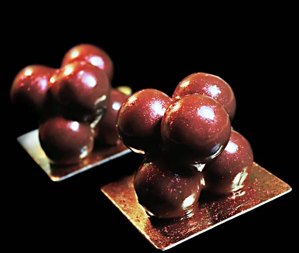 Molekula művészi desszert fényes tükör máz — Stock Fotó