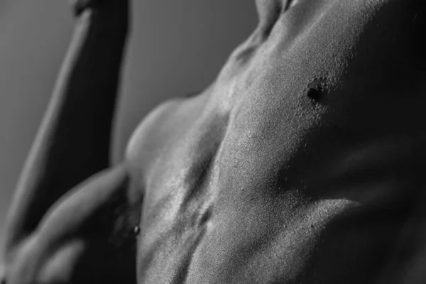 Männlicher Oberkörper Brustbauch Schultern Nahaufnahme Schwarz Weiß Bild Eines Muskulösen — Stockfoto