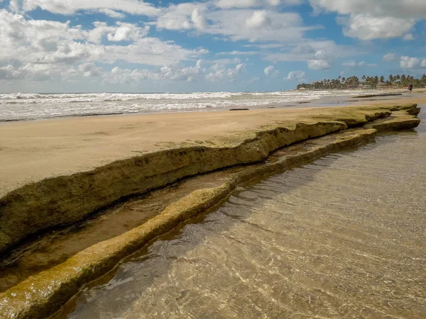 Reflexões da textura da água do mar tropical no Brasil . — Fotografia de Stock