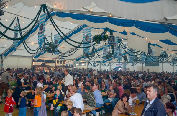 Традиционные немецкие праздники в Гармиш Партенкирхен, Бавария, Германия — стоковое фото