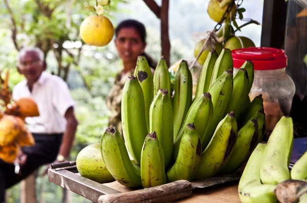 Νουβάρα Ελίγια Σρι Λάνκα 2012 Μπανάνες Έναν Πωλητή Φρούτα Stand Royalty Free Φωτογραφίες Αρχείου