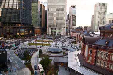 Meşgul Tokyo kent merkezinde, ikindi