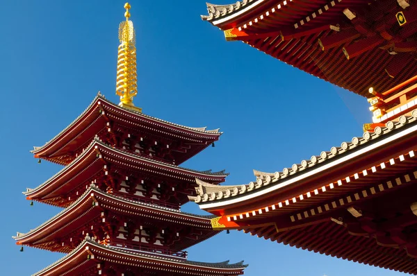 Κόκκινα Και Χρυσά Στέγες Της Senso Ναό Ασακούσα Τόκιο Ιαπωνία Φωτογραφία Αρχείου