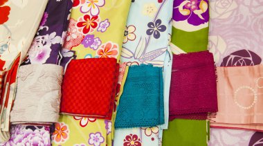 Renkli Japon kimono kumaşlar kümesi