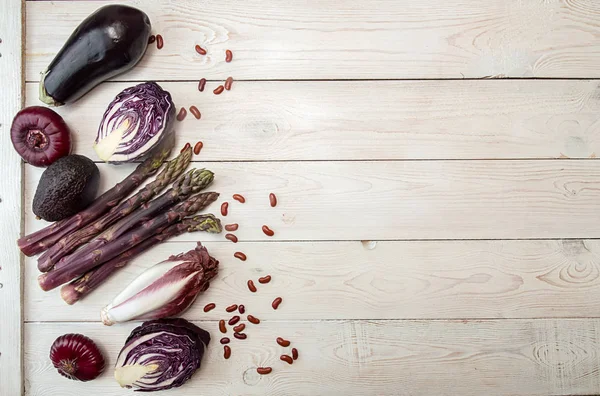Set Sammlung Lila Gemüse Auf Weißem Holzhintergrund Konzept Gesunde Ernährung — Stockfoto