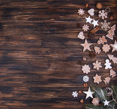 Gingerbread çerezleri Noel yeni yıl arka plan. Üstten görünüm. Kopya alanı.