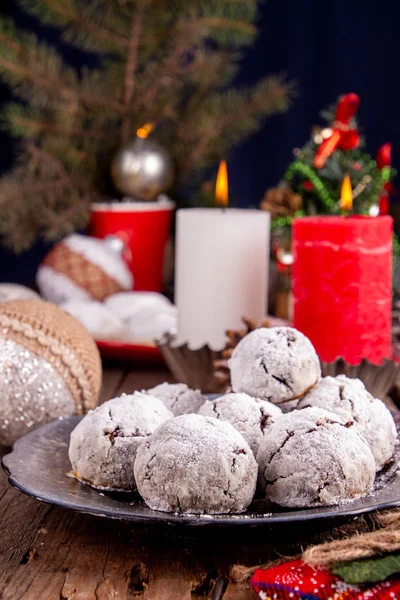 Galletas tradicionales de Navidad almendras chocolate bolas de nieve galleta —  Fotos de Stock