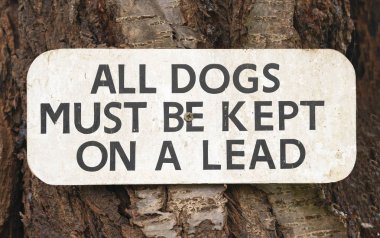 Tüm Köpekler Kurşun işareti üzerinde tutulmalıdır