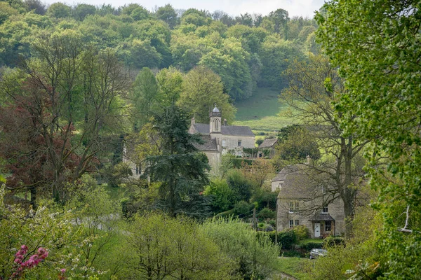 Veduta Attraverso Sheepscombe Con Chiesa Del Villaggio San Giovanni Apostolo — Foto Stock