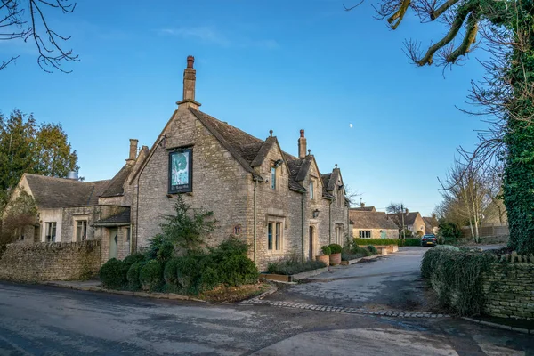 Das Königliche Oak Public House Cotswold Dorf Leighterton Gloucestershire Vereinigtes — Stockfoto