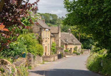 Pitoresk Cotswold köyü Naunton, Gloucestershire, İngiltere