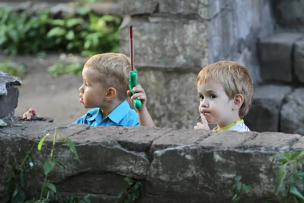 Two Little Boys Playing Yard Toy Gun Children Game Fantasy — Stock Photo, Image