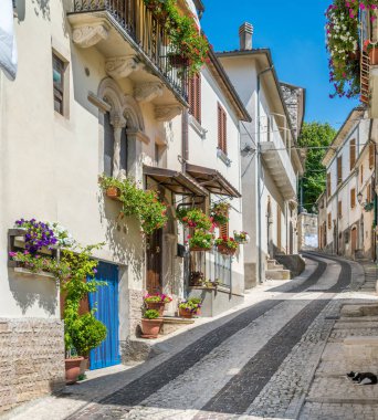 Caramanico Terme, İtalya'nın Pescara eyaletinde İtalya Abruzzo bölgesinin doğal görünürde.