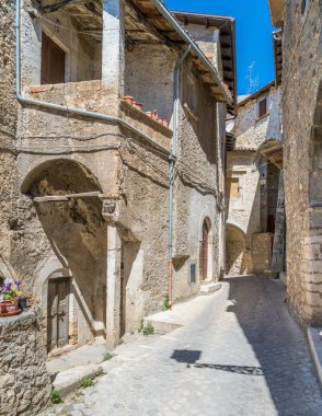 Navelli, orta Italya 'nın Abruzzo bölgesinde, l 'Aquila eyaletinde köy.