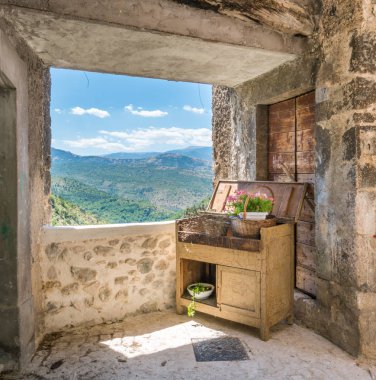 Pacentro, l 'Aquila eyaletinde ortaçağ köyü, Abruzzo, orta Italya.