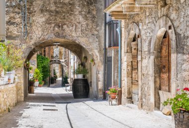 Pacentro, l 'Aquila eyaletinde ortaçağ köyü, Abruzzo, orta Italya.