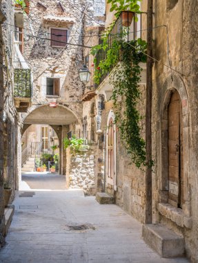 Pacentro, l 'Aquila eyaletinde ortaçağ köyü, Abruzzo, orta Italya.