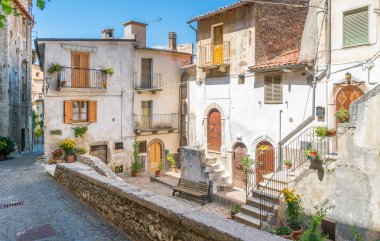 Pettorano sul Gizio, kırsal köy L'Aquila eyaletinde Abruzzo, İtalya için doğal manzara.