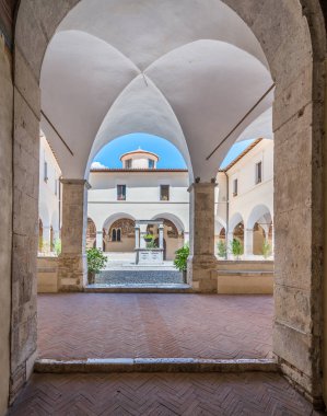San Francesco Manastırı yaz sabahı, tagliacozzo, l 'Aquila Province, Abruzzo, orta Italya. Temmuz-27-2017
