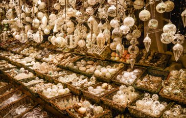 Noel süslemeleri Wien Rathaus Pazar, Avusturya.