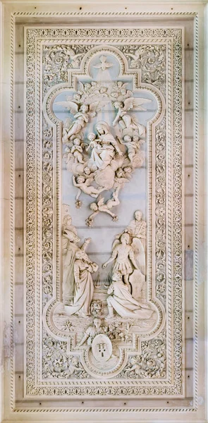Bas Reliéf Hrobce Kostela Santa Maria Della Misericordia Pacentro Aquila — Stock fotografie